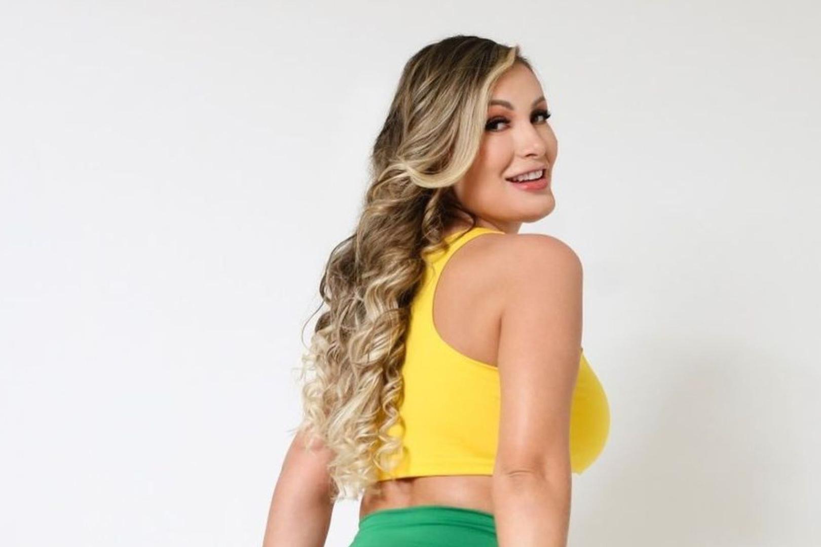 chris din recommends bucetinha linda angela abela add bucetinha linda photo