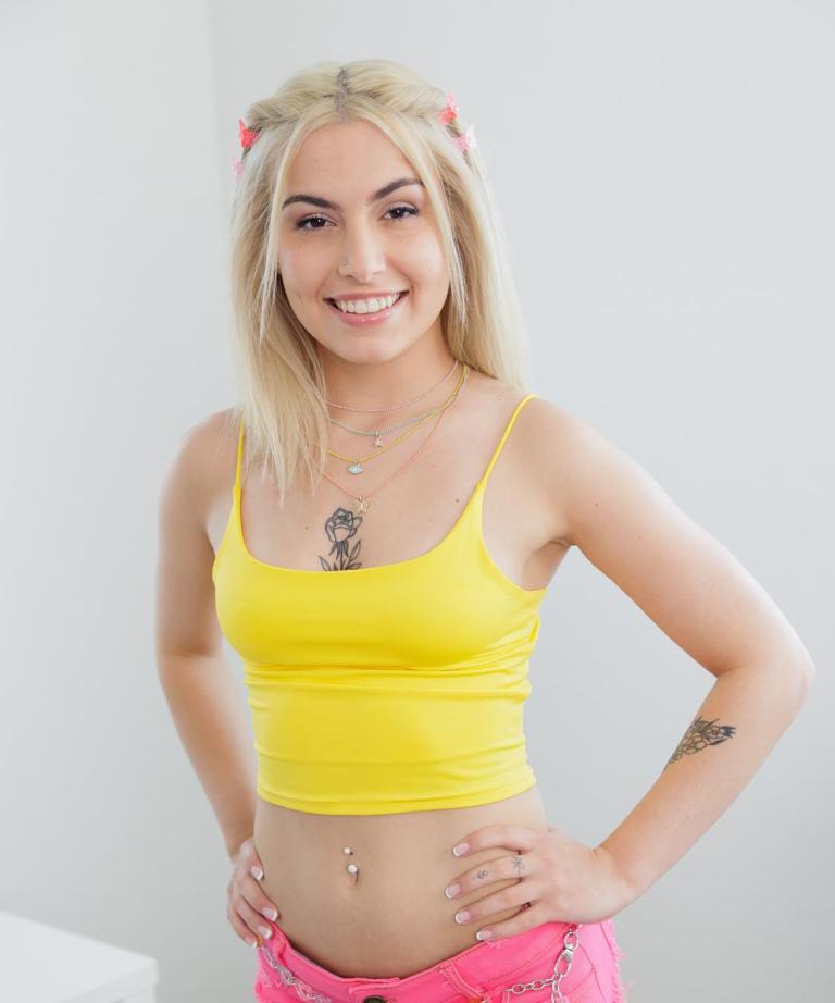 Chanel Camryn Liz Jordan identical twin porn momoffduty porn