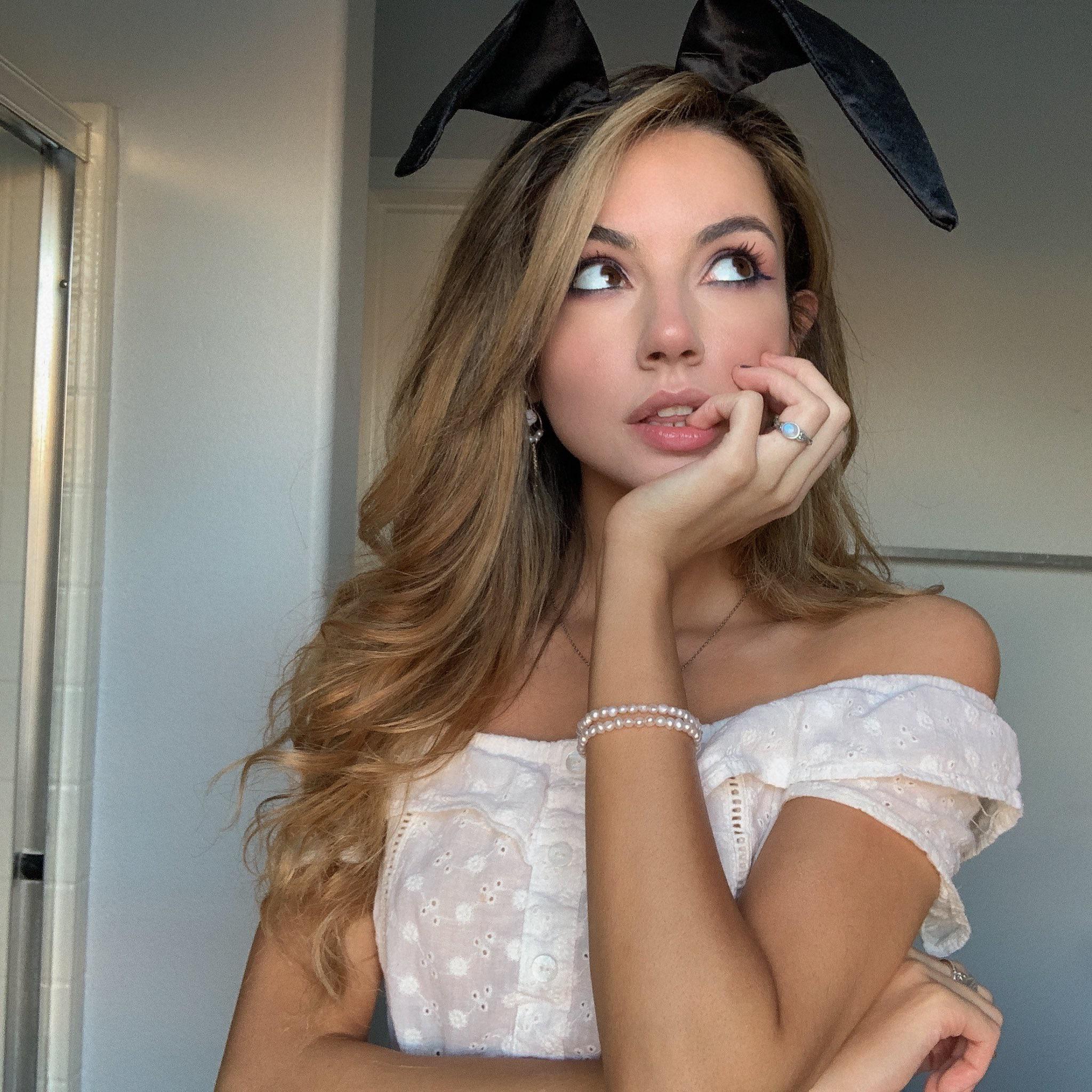 Bonnie Rabbit Camgirl alannah monroe siena west