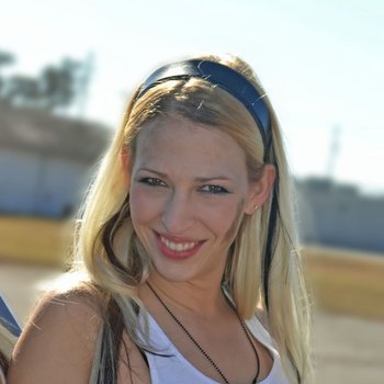 Eve Batelle pegging in mainstream squirt in store