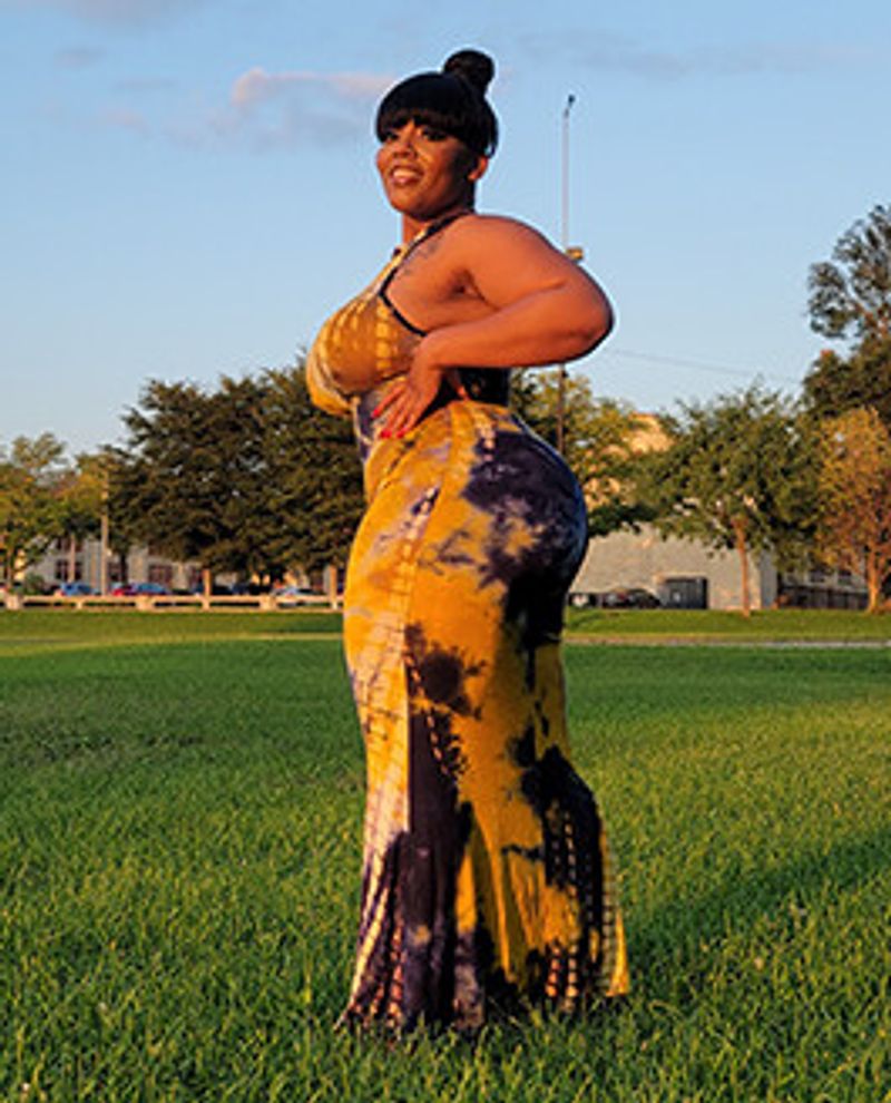 chandra harrison recommends Blowjobs at a party barney hernandez add mimi curvasious photo