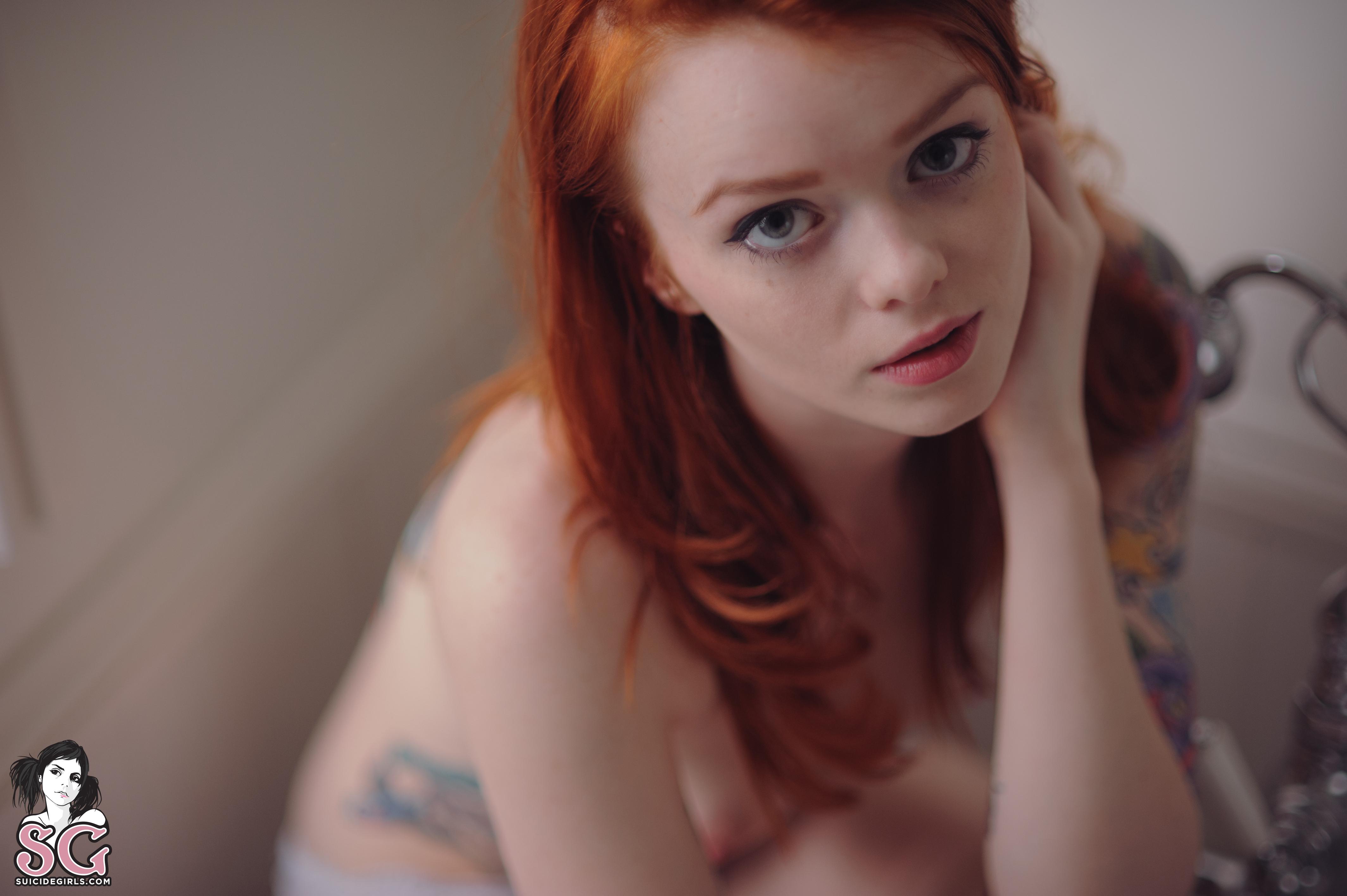 carey graham recommends lass nude ally mclaren add lass nude image