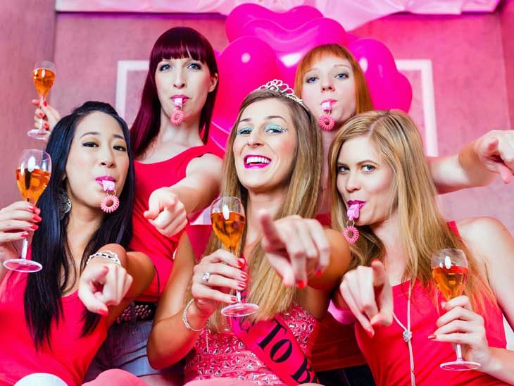 Hen Party Bj loestoes footjob boner prank on mom