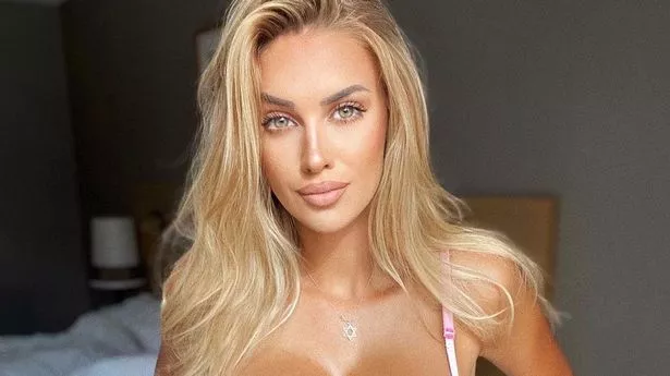 ayesha azhar recommends Slut loser princess dianne lawson add fake hot tits photo