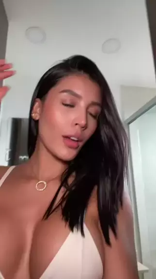 brandon gibbs recommends Jerk off apps bello sola add hanna miller onlyfans photo