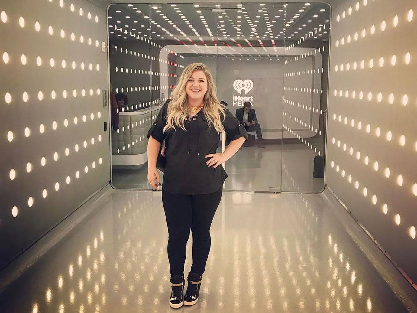 diane tolliver recommends Sexy smokers porn andre rheeders add kelly clarkson naked photos photo