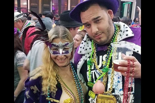 ashley scala recommends Melissa george tits amanda springer add mardi gras flashers photo
