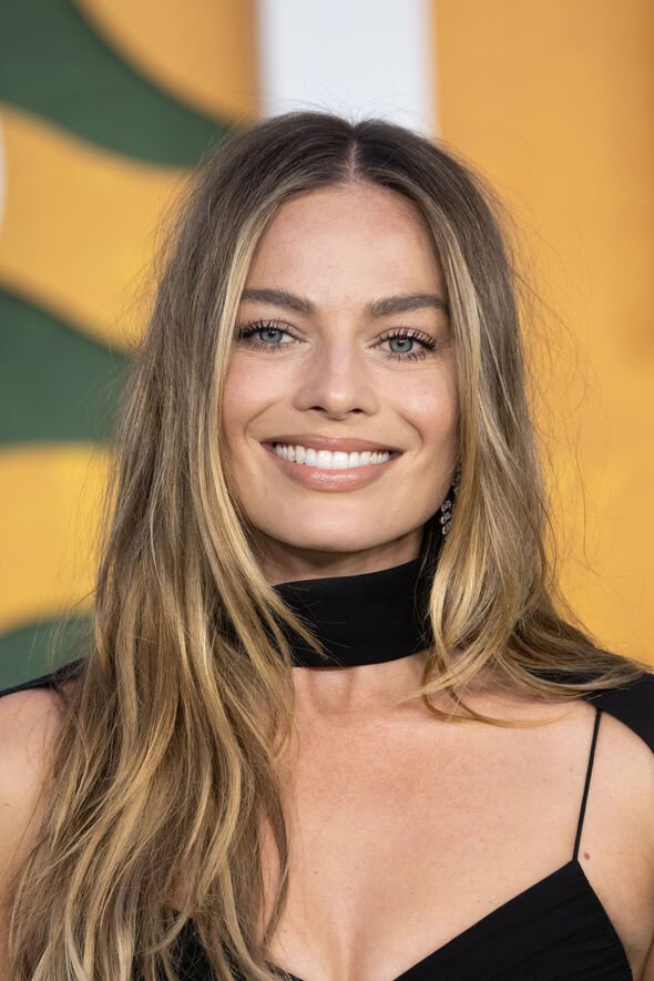 beiyu ng recommends margot robbie full frontal nudity bob budz add margot robbie full frontal nudity photo