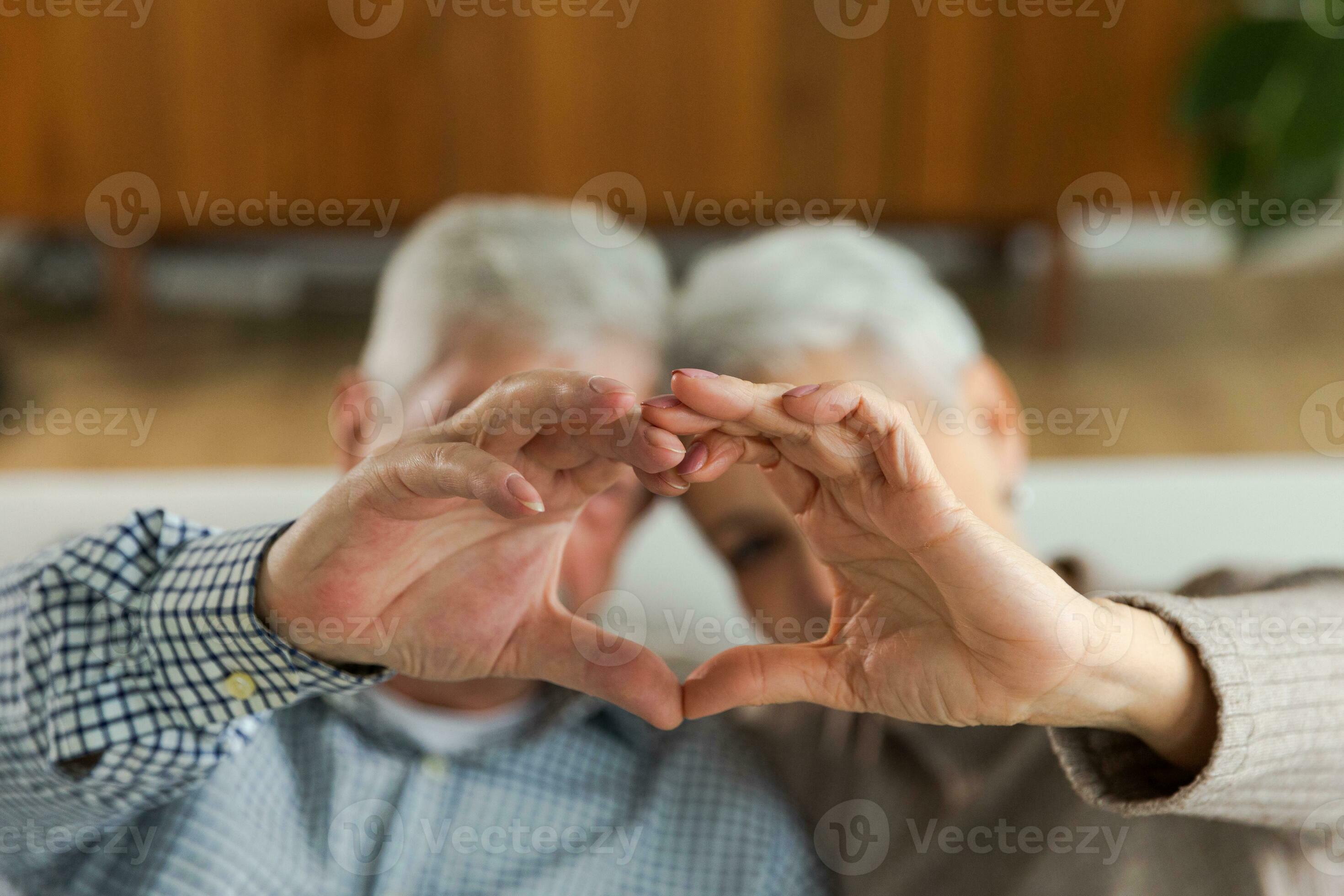 bintang gemilang recommends mature love making ahmed mandoo add mature love making photo