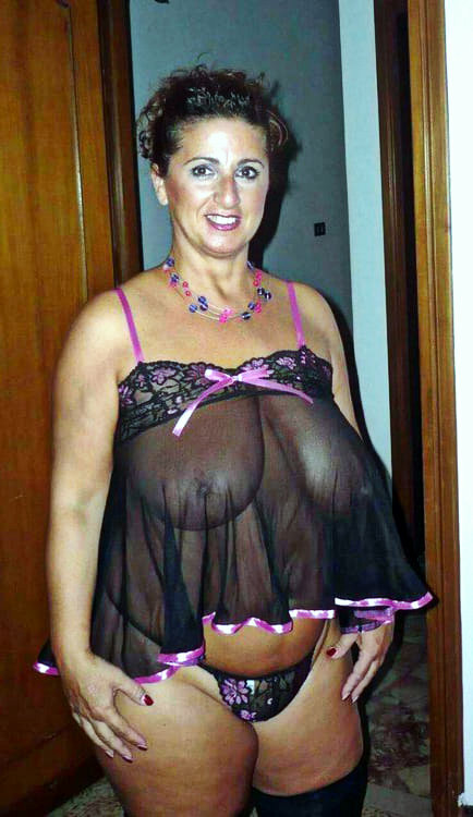 caroline harkin recommends milf hanging anabelle bello add milf hanging photo