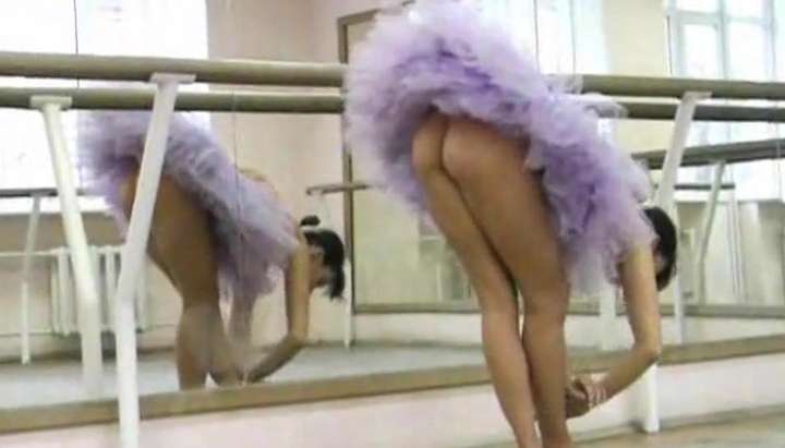 Naked Ballet flashing delivery driver transgender facesitting