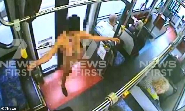 dinorah lopez add naked on bus photo