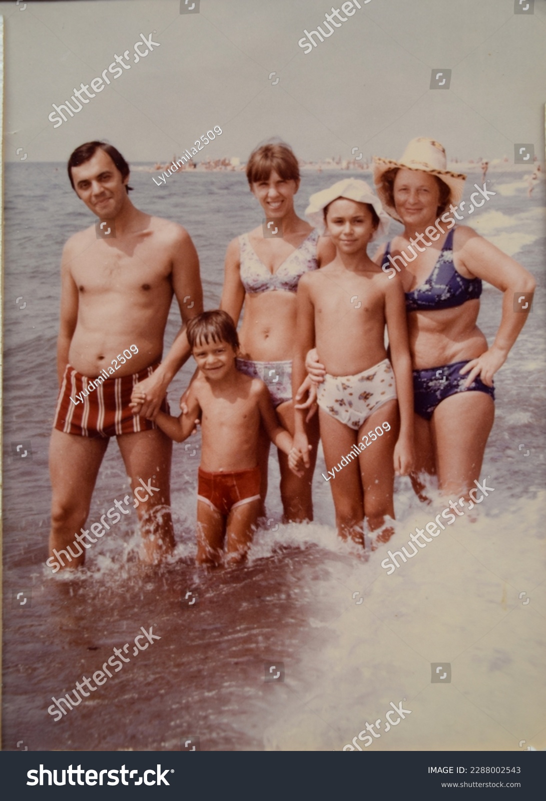 andrew grimes recommends Polish milf ann lipscomb add nudist family fun photo
