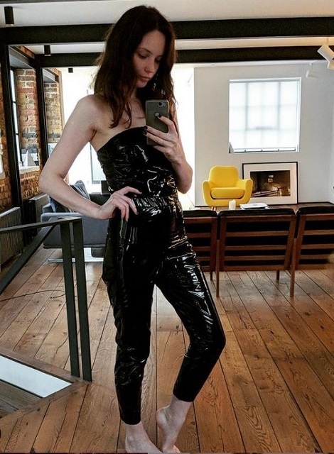 Olwen Kelly Naked skuddbutt ben office party porn