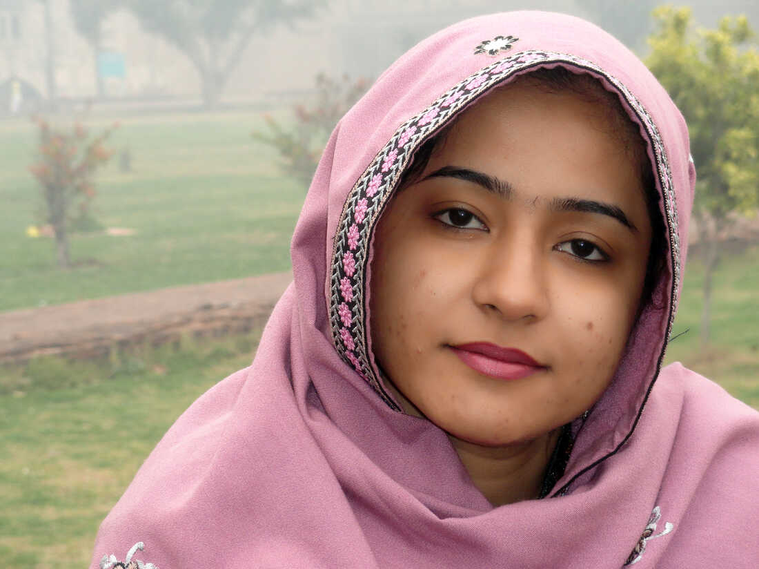 Pakistani Sexse slutwife dirty talk solo jilling