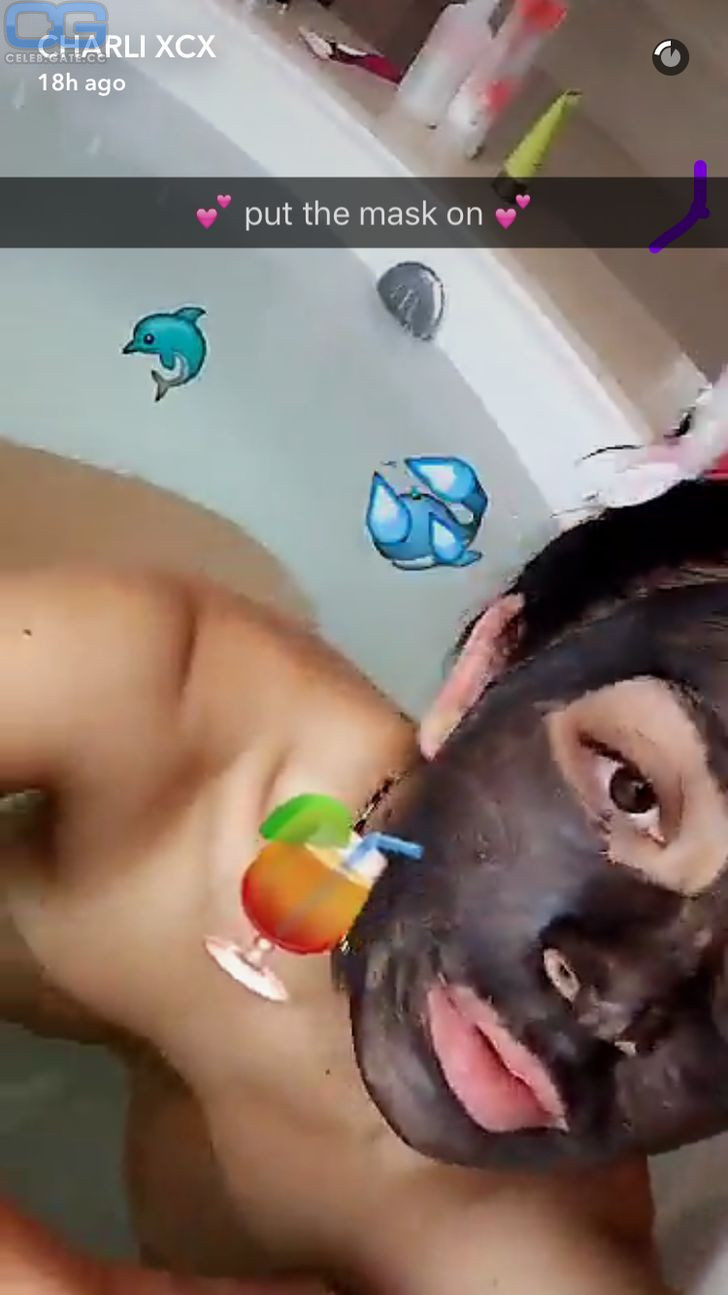 Pinkydoll Fappening sucks thick cock goddess zephy scat