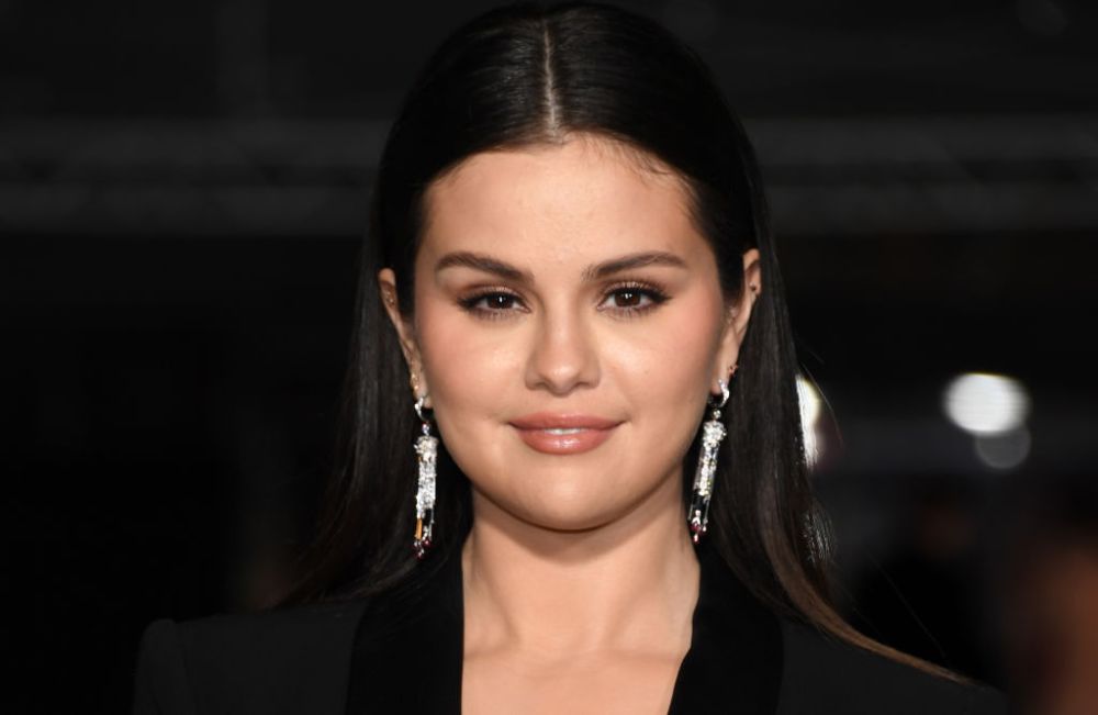 anto widiyatmoko recommends Zendaya cameltoe burt sims add selena gomez nude porn photo
