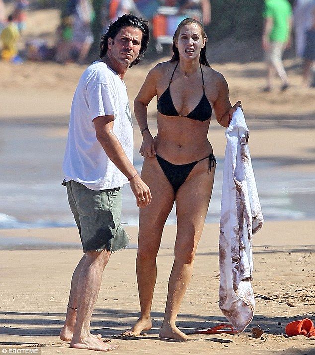carole sullenberger shukle add sexy elizabeth berkley photo