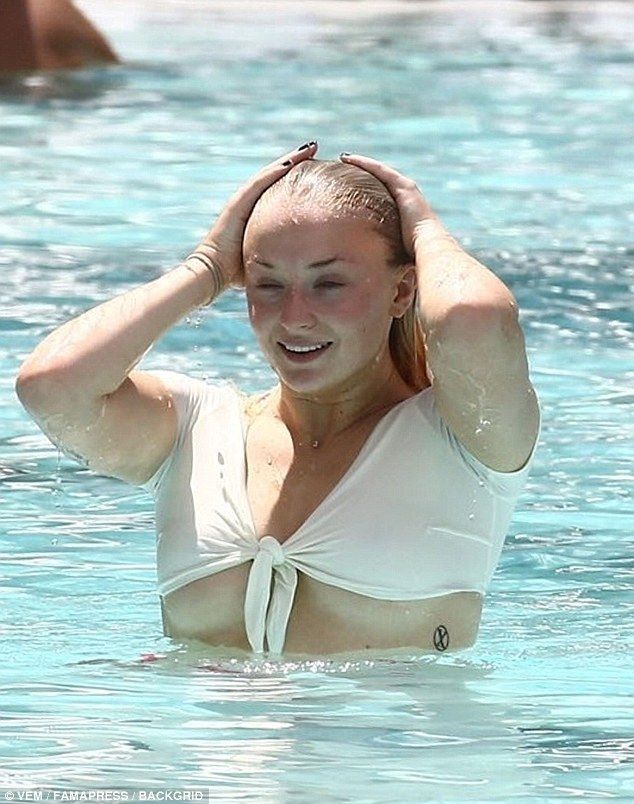 chanchan lin recommends sophie turner boobs ashley flowers add sophie turner boobs image