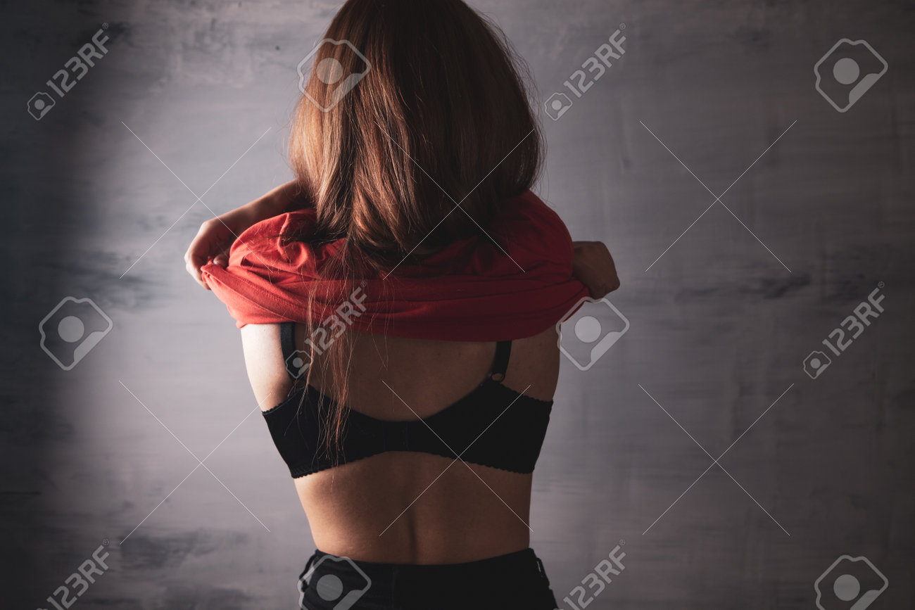 dany sakr recommends Nutted in her cheng rui add woman taking off clothes photo
